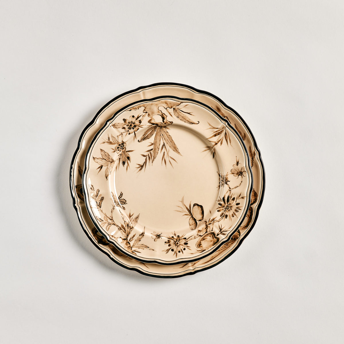 ‘Rocaille’ Dinner Plate, set of 4 | Unique Home Decor | R. Runberg Curiosities